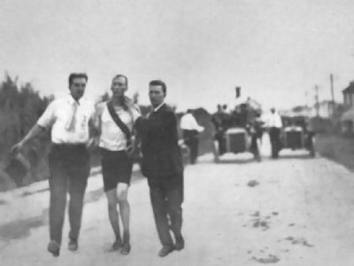 thomas-hicks-takes-rat-poison-to-win-the-olympic-marathon-1904.jpg